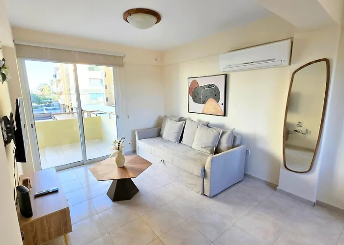 2br With Pool & Free Wi-fi Appartement Larnaca