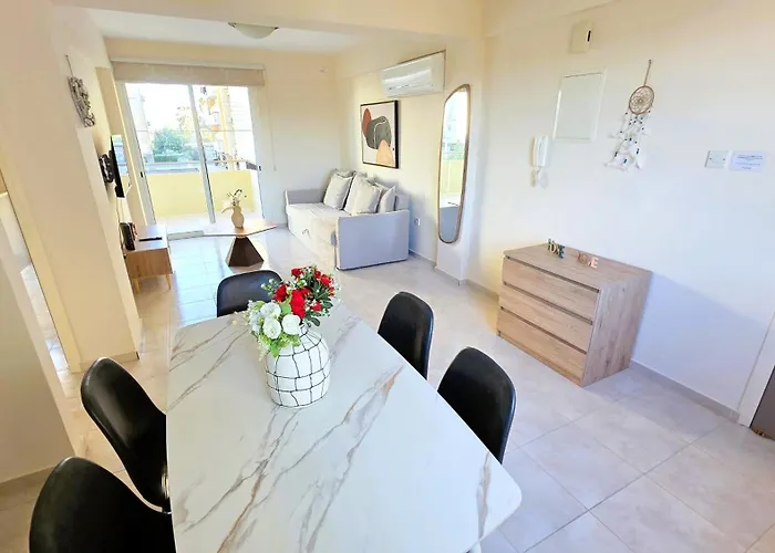 Appartement 2br With Pool & Free Wi-fi *