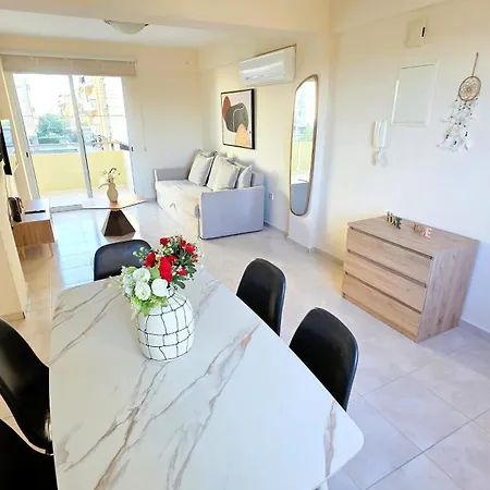 Apartman 2br With Pool & Free Wi-fi *